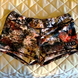 Fleo grunge flower 3.25’’